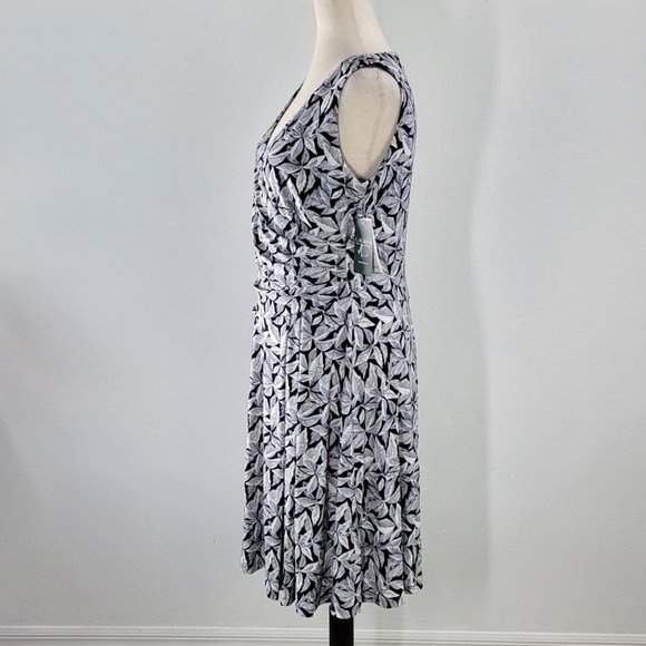 LAUREN RALPH LAUREN floral print  V-neck sleeveless faux wrap dress Sz 8… - Picture 4 of 8